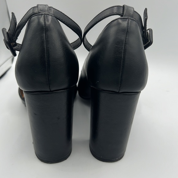 Journee Collection Comfort Foam Raveen Pumps, black, Size 7.5 - Picture 7 of 11